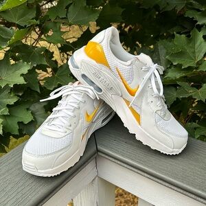Women’s Nike Air Max Size 8